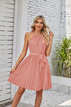 Sommerliches Trägerloses Kleid mit Halterneck – Elegantes Faltenkleid für Strand & Freizeit