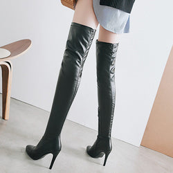 Overknee-Stretch-Stiefel mit High Heels – Eleganz trifft auf Sinnlichkeit