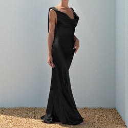 Elegantes Abendkleid mit tiefem Wasserfallausschnitt