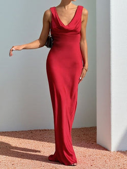Elegantes Abendkleid mit tiefem Wasserfallausschnitt