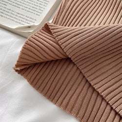 Rippstrick Cross-Neck Crop Top – Sexy Rückenfreies Stricktop mit Cut-Out Design