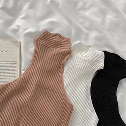 Rippstrick Cross-Neck Crop Top – Sexy Rückenfreies Stricktop mit Cut-Out Design