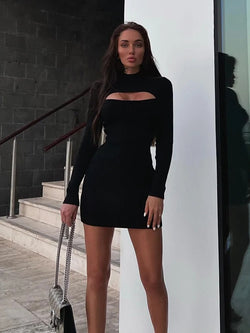 Figurbetontes Minikleid mit Cut-Out-Design – Streetstyle Edition